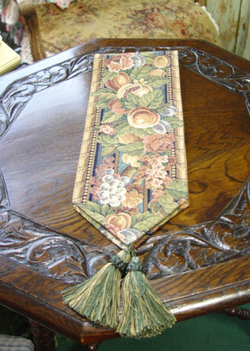 antique fruit  tapestry  runner  (82 cm)italy