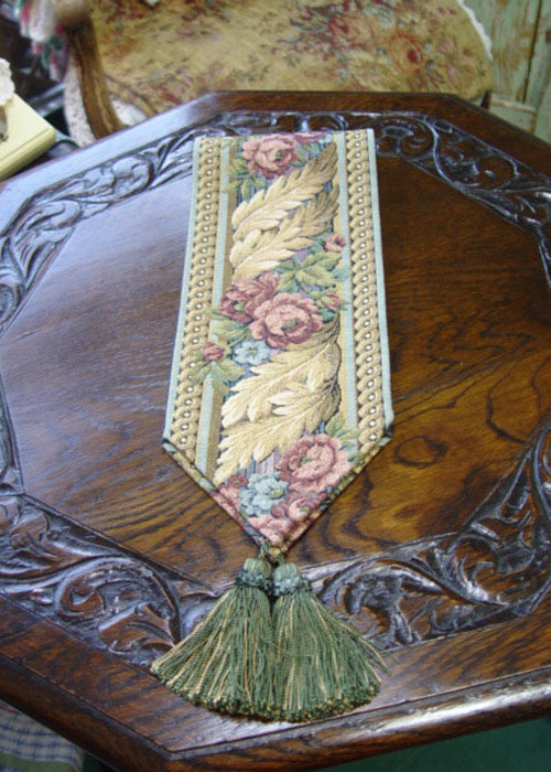 antique  floral  tapestry  runner  ( 74 cm ) italy