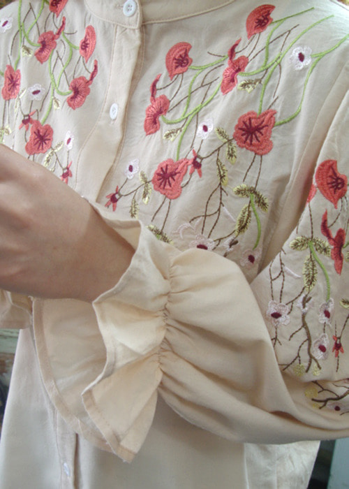 embroidery beige  blouse
