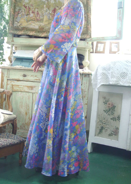 The blue in....vintage Chiffon   dress (Europe)