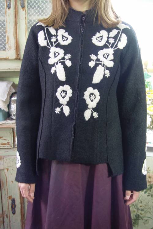 antique  embroidery  wool  jacket (europe)