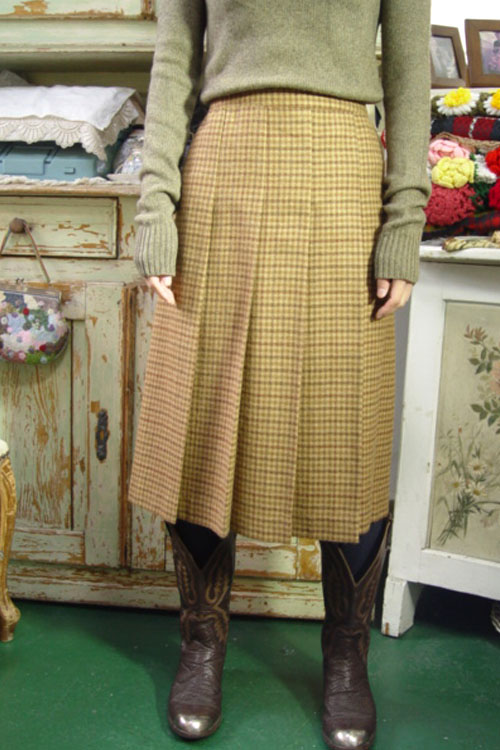 vintage wool cheak skirt