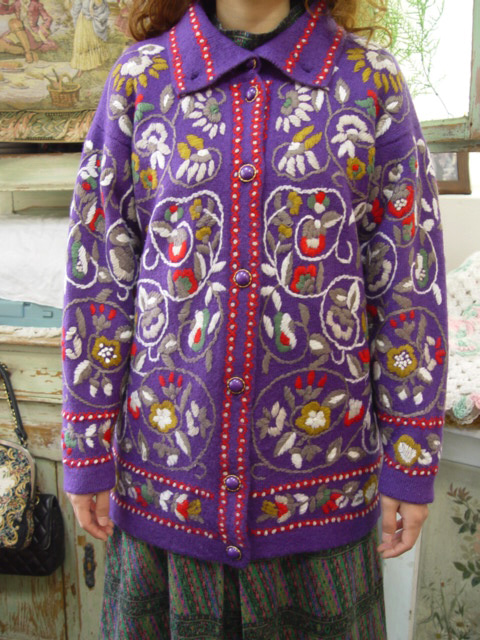 violet  floral vontage knit