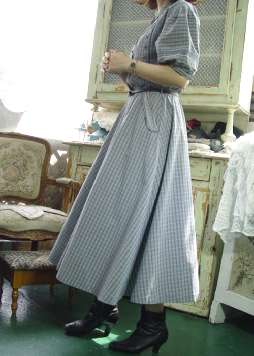 클래식한 햅번 스타일의 가네코 이사오 드레스