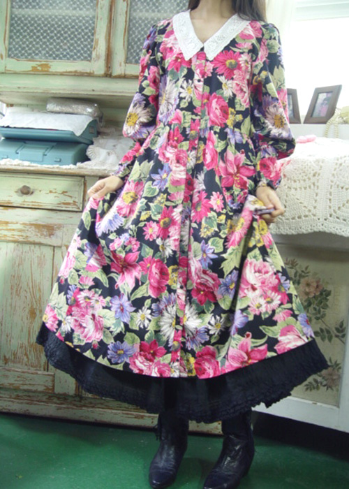 소매 라인이   아름다운  빈티지 드레스 (USA)