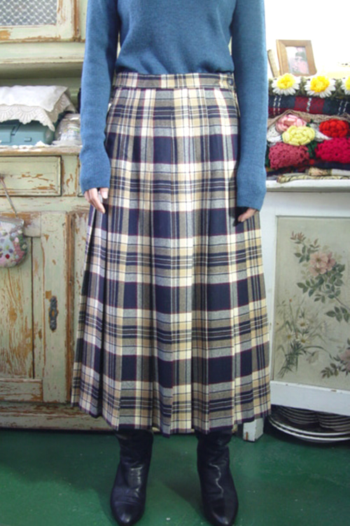 classic  check  vintage Wool pleats   skirt  ( scotland   )