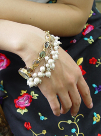 goldtone pearl  bracelet 
