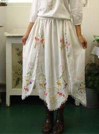 embroidery quality  Linen skirt