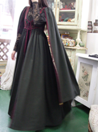  oldmovie in Juliet cape dress(usa)