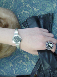 black simple silvertone watch