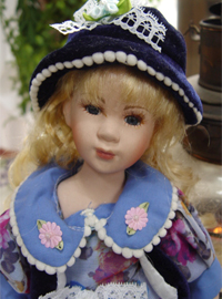 vitage porcelain pretty doll(usa)                                   