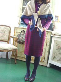 Burberrys fringe wool shawl 