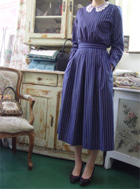 vintage   classic and romantic navy  dress (USA)