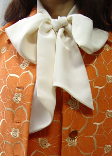 vintage  feminine mode ivory  ribbon blouse  