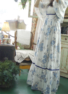  Romantic story in may ..vintage dress(USA)