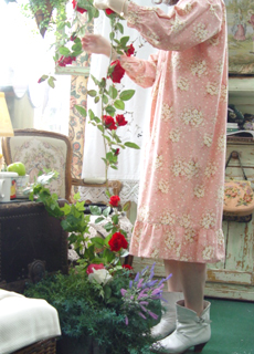  daisy floral  Midnight  paradise vintae dress