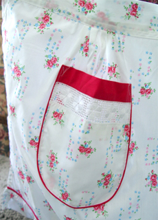 Beauty and the Beast in....Belle&#039;s apron (pink floral)