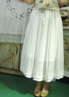 snow white sherbet   vintage skirt  ( fringe)