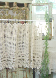 Handmade  crochet  valance   (beige )
