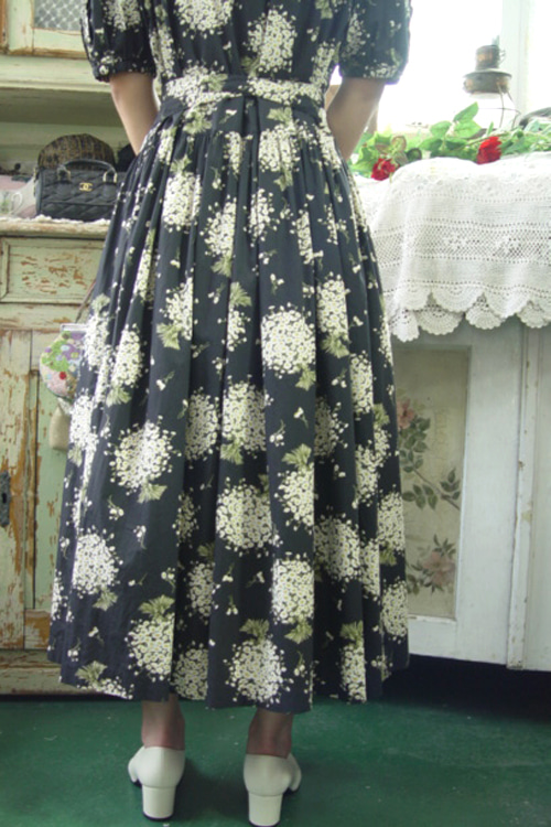 들꽃이  한 가득 로맨틱 빈티지 드레스