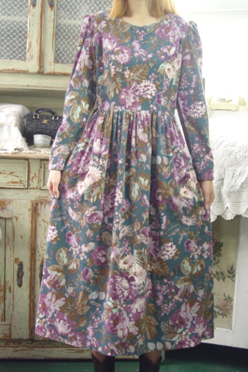 fantastic gorgeous vintage laura dress