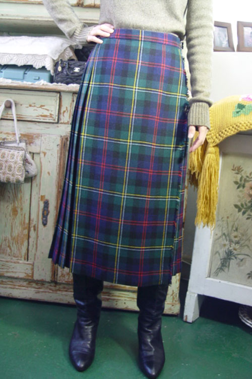 vintage tartan  wool wrap skirt (SCOTLAND)