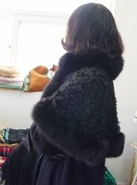 Lambswool fox  trimming cape 