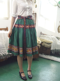 Oh,my....deep Green full skirt (USA)