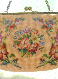 lovely peach  needle point  vintage tote (USA)
