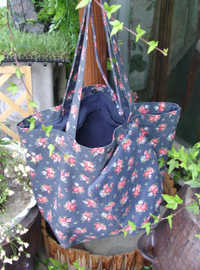 LONDON in ..Cath Kidston floral  tote &amp; pouch 