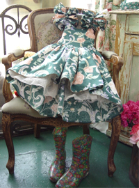 BAby... Antique  green floral  dress   (USA)