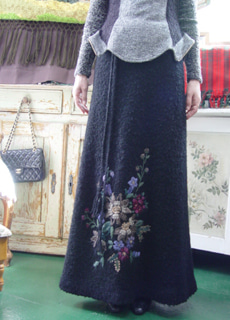 Knit embroidery skirt