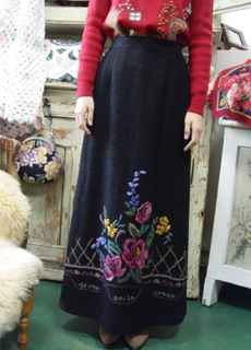Winter Story ...vintage  embroidery knit skirt