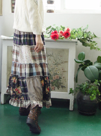 check patch skirt